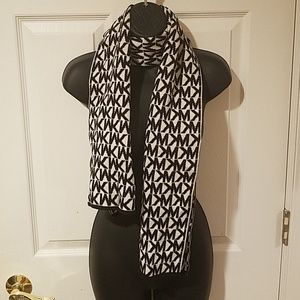 MK Reversible Scarf